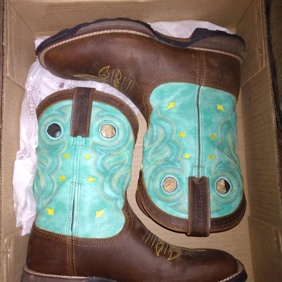 Boots - Picture 2 of 4